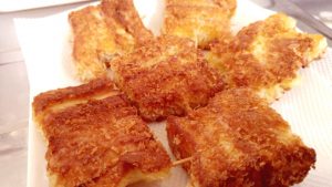 食パンの耳で串カツ
